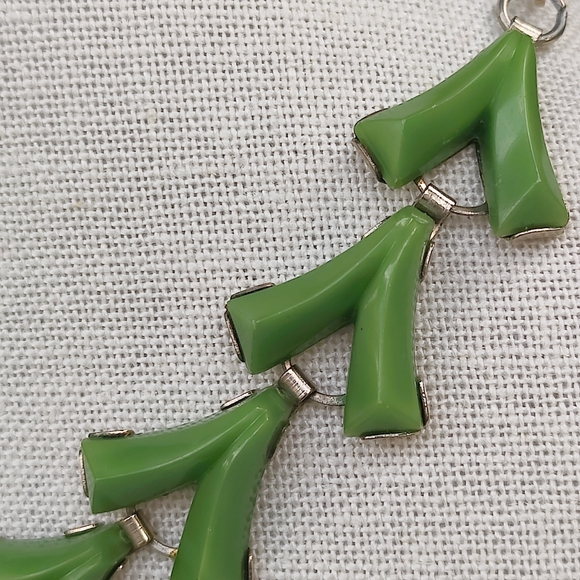 Rare Vintage Crown Trifari Valencia Collection Green Thermosey Necklace - Picture 4 of 4